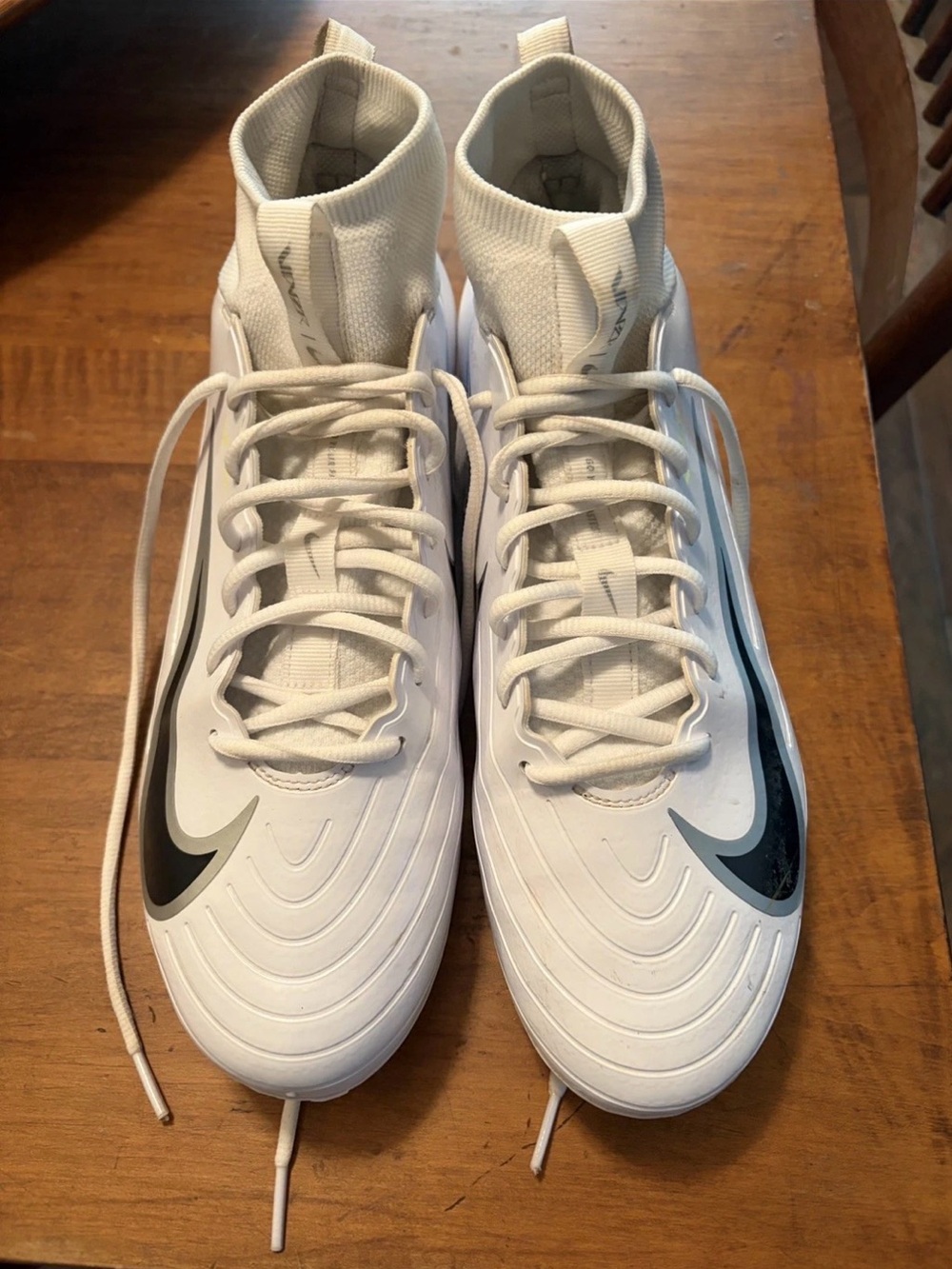 Nike Men’s footbal cleats Air Zoom Vapor Pro 1 Sneakers with Black Swoosh